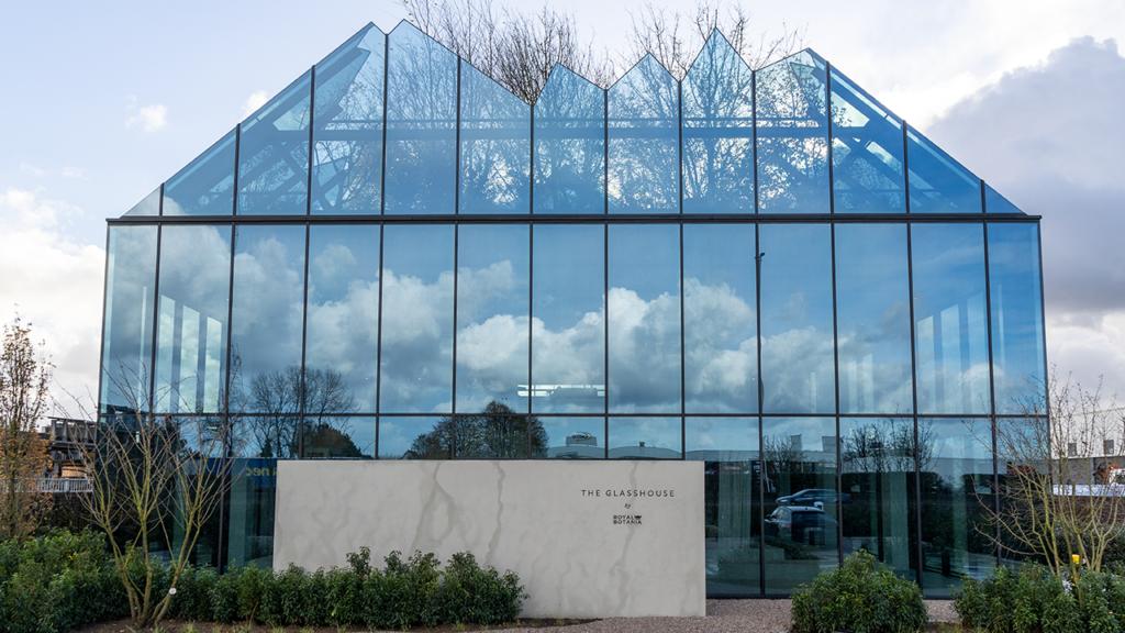 royal-botania-glass-house-flagship-store-design